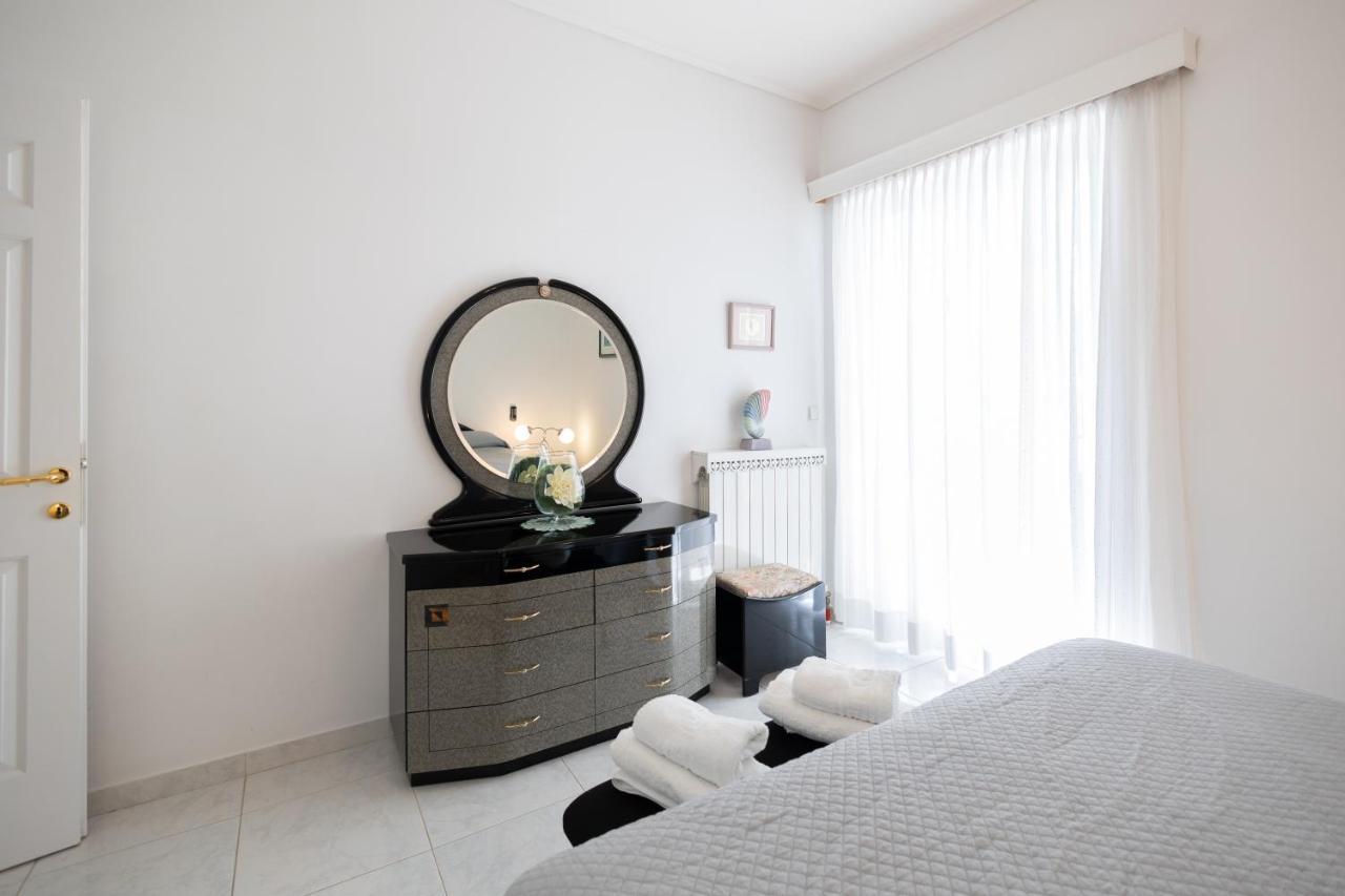 Seaside Penthouse In Каламата Екстериор снимка