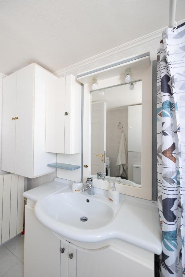 Seaside Penthouse In Каламата Екстериор снимка