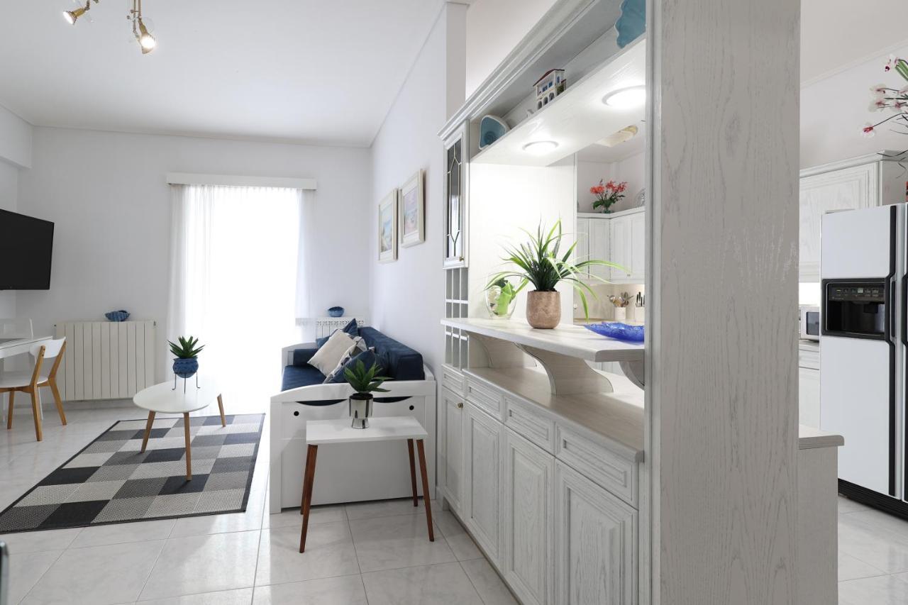 Seaside Penthouse In Каламата Екстериор снимка