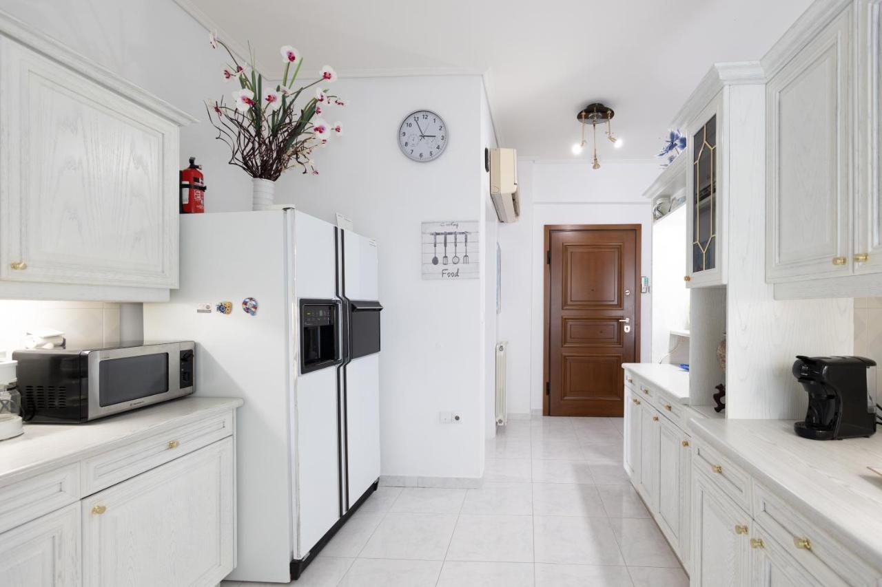 Seaside Penthouse In Каламата Екстериор снимка