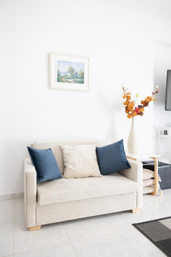 Seaside Penthouse In Каламата Екстериор снимка